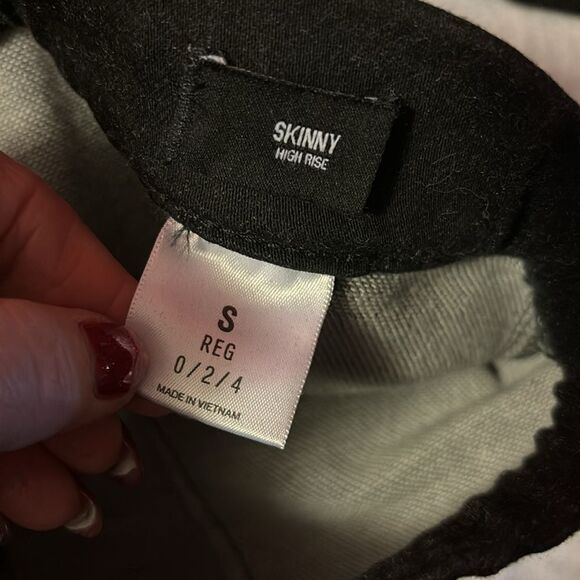 NWT. Express skinny high rise super soft knit black pull on skinny jean. Sz S - Picture 14 of 15